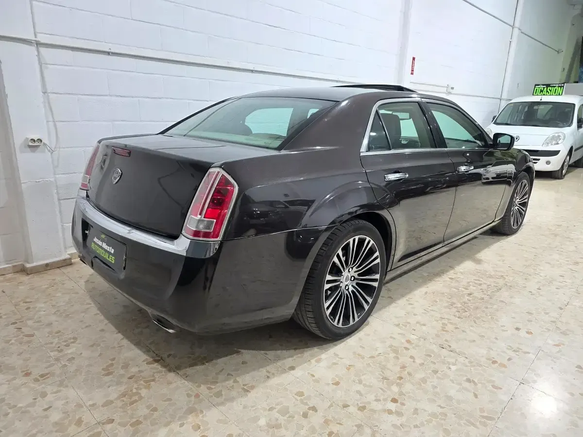 Usado Chrysler 300C Executive 240 CV (176 kW) 2013 Marrón Berlina