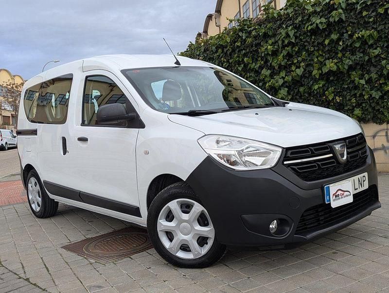 Usado Dacia Dokker Essentiel 107 CV (78 kW) 2021 Blanco Monovolumen