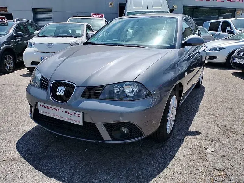 Usado Seat Ibiza 85 CV (62 kW) 2008 Gris / plata Berlina