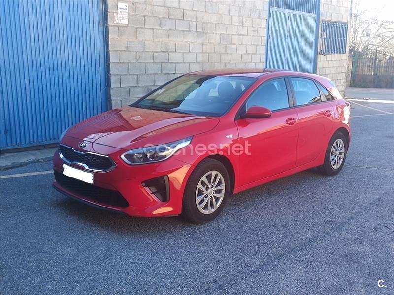 Usado Kia Ceed 100 CV (73 kW) 2019 Rojo Utilitario