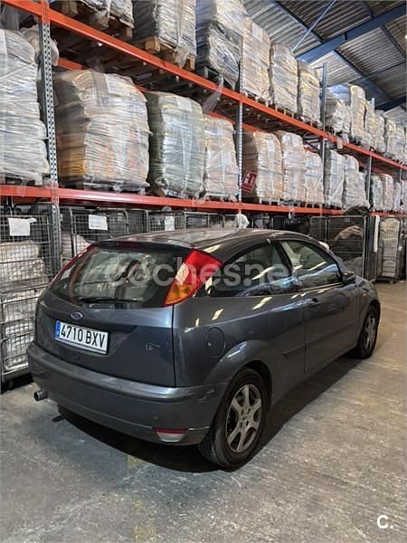 Usado Ford Focus Trend 100 CV (73 kW) 2002 Negro Berlina