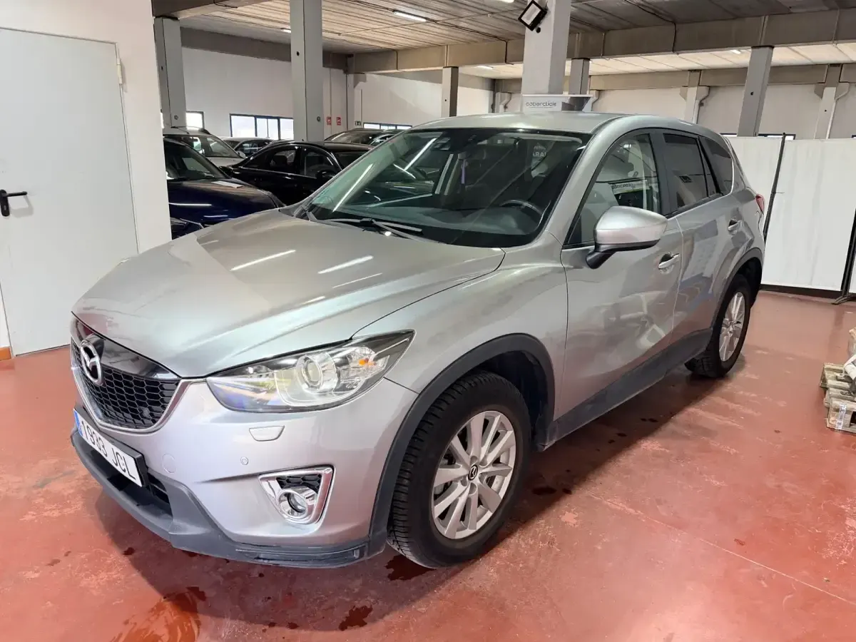 Usado Mazda CX-5 Luxury 150 CV (110 kW) 2015 Gris / plata SUV