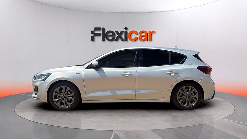 Usado Ford Focus ST-Line 125 HP (91 kW) 2023 Cinzento Sedan