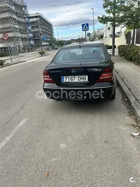 Usado Mercedes C220 Avantgarde 143 CV (105 kW) 2005 Negro Berlina