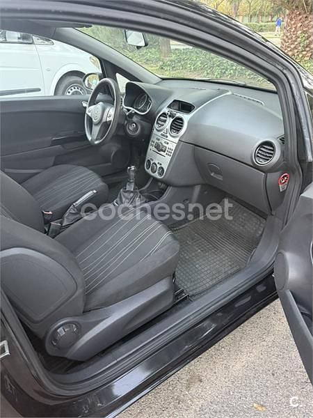 Usado Opel Corsa 90 CV (66 kW) 2010 Negro Berlina