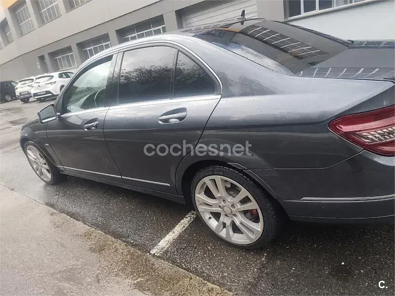 Usado Mercedes C220 Avantgarde 170 CV (125 kW) 2010 Azul Berlina