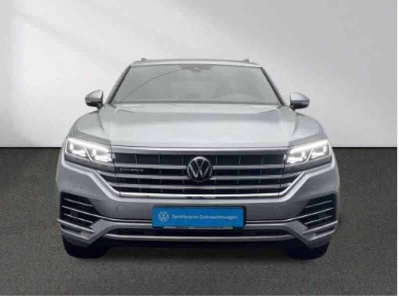 Usado VW Touareg Elegance 381 CV (280 kW) 2023 Plateado SUV