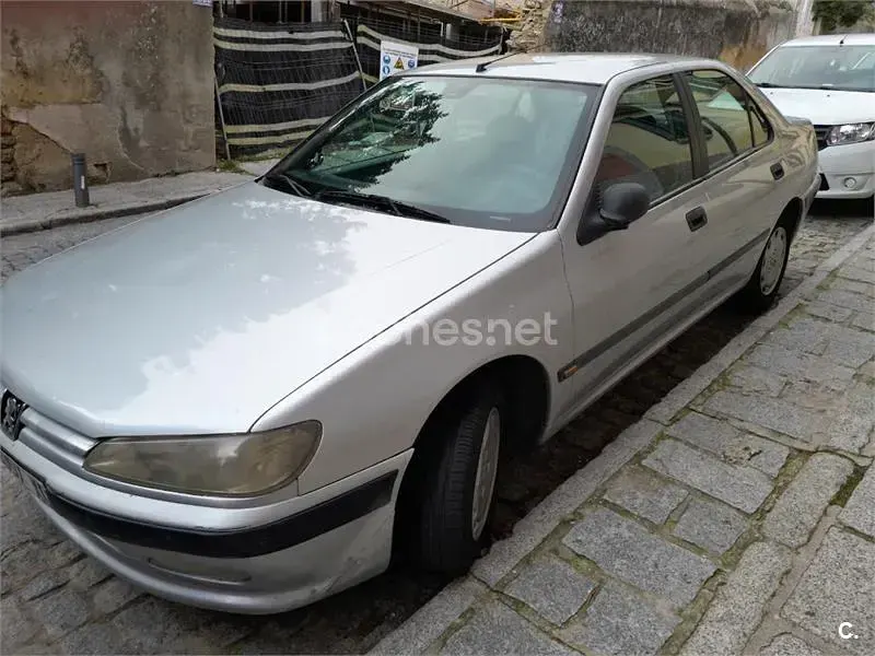 Usado Peugeot 406 112 CV (82 kW) 1999 Gris / plata Berlina