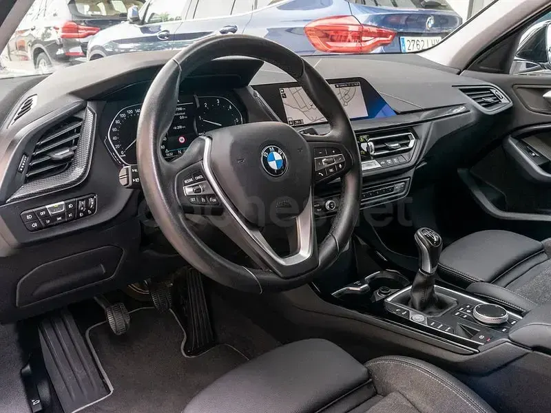 Usado BMW 116 Sport Line 116 CV (85 kW) 2021 Blanco Utilitario