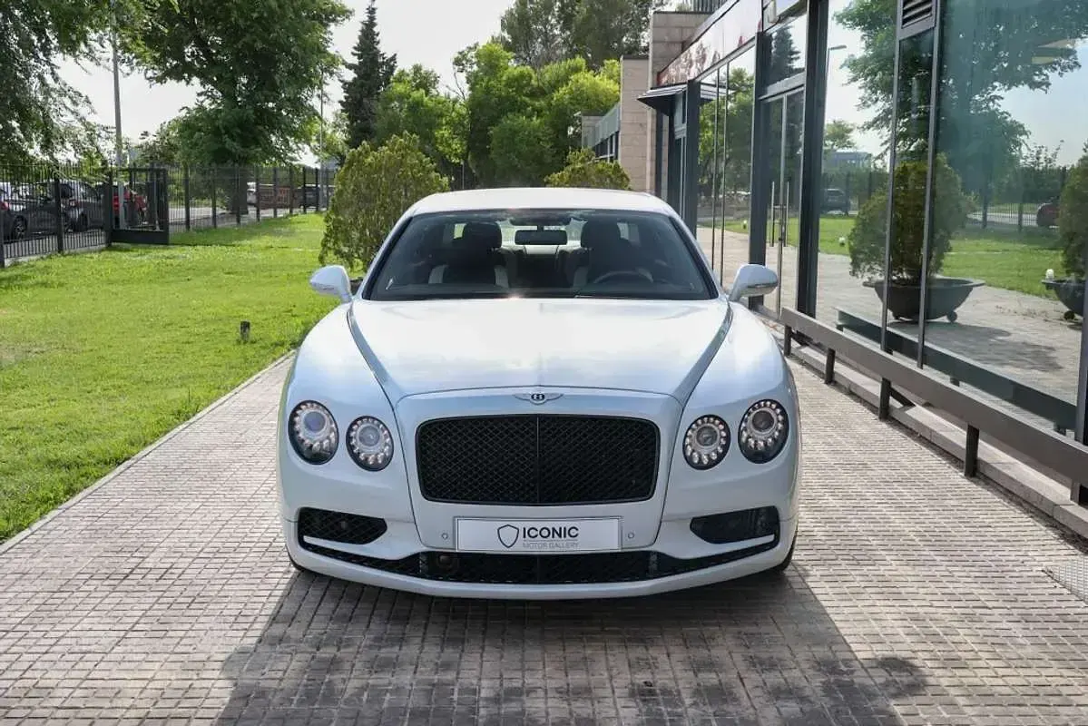 Usado Bentley Flying Spur Mulliner 635 CV (467 kW) 2018 Gris Berlina