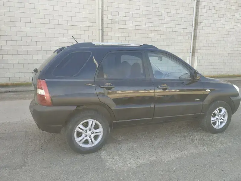 Usado Kia Sportage 140 CV (102 kW) 2008 Negro SUV