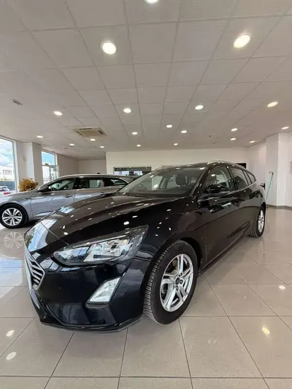 Używany Ford Focus Trend+ 120 KM (88 kW) 2020 Czarny Kombi