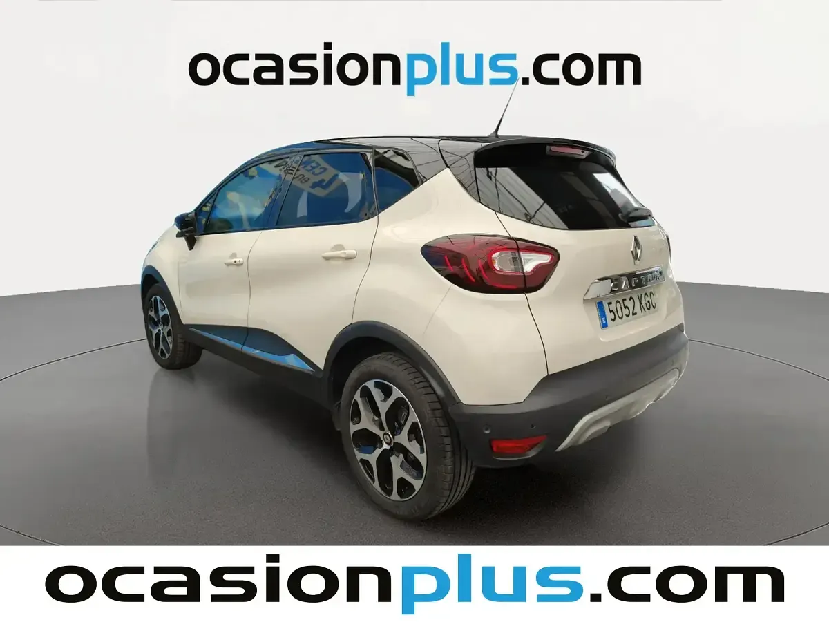 Usado Renault Captur Zen 120 CV (88 kW) 2017 Beige SUV