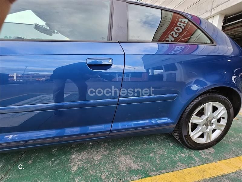 Usado Audi A3 Attraction 105 CV (77 kW) 2010 Azul Utilitario