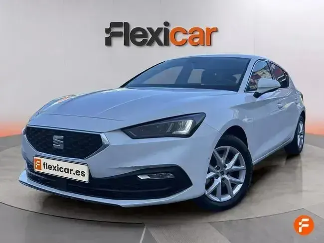 Usado Seat Leon Style 116 CV (85 kW) 2025 Blanco Familiar