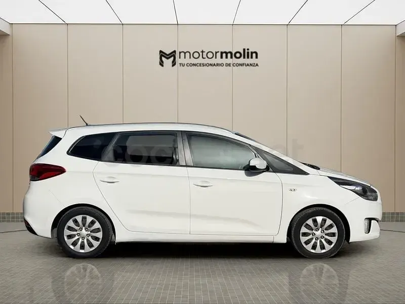 Usado Kia Carens 115 CV (84 kW) 2013 Blanco Monovolumen