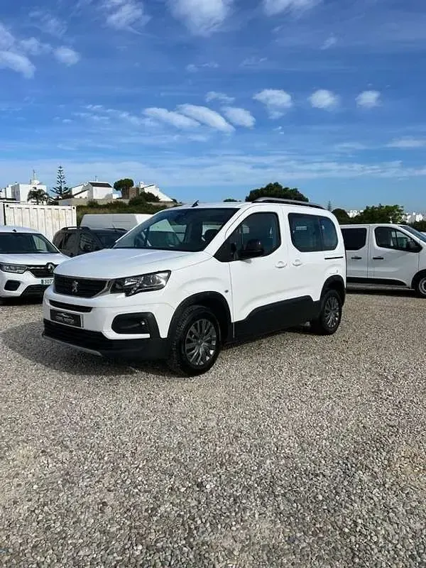 Usado Peugeot Rifter Active 102 CV (75 kW) 2022 Blanco Monovolumen
