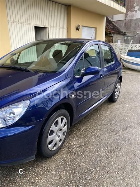 Usado Peugeot 307 110 CV (80 kW) 2005 Azul Berlina