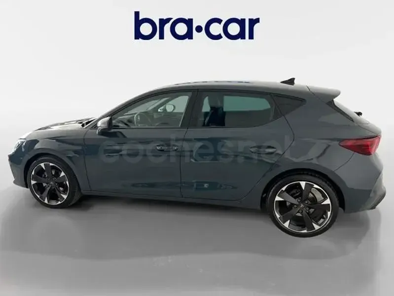 Usado Cupra Leon 150 CV (110 kW) 2025 Azul Berlina