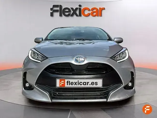 Usado Toyota Yaris Hybrid Active 116 CV (85 kW) 2022 Blanco
