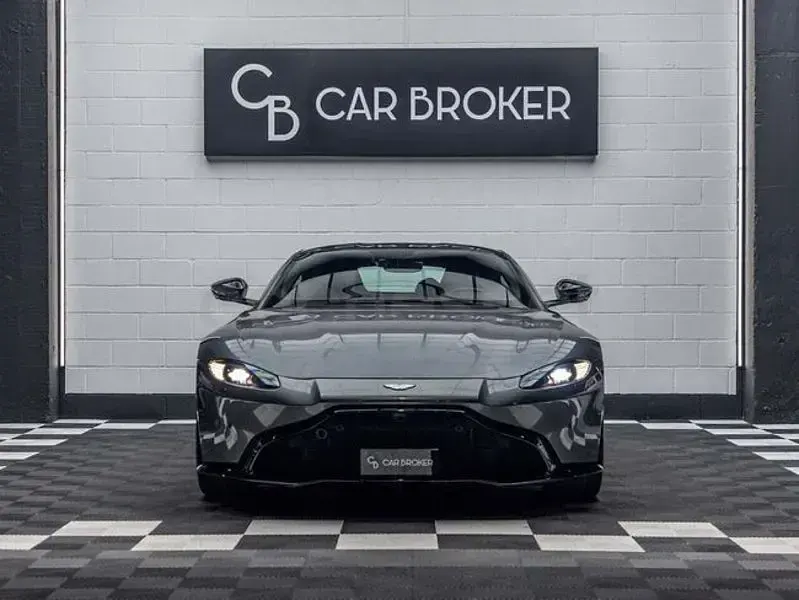 Usado Aston Martin V8 Vantage 510 CV (375 kW) 2018 Gris / plata Coupe