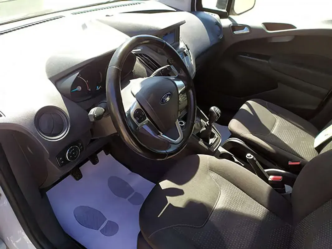 Usado Ford Transit Trend 102 CV (75 kW) 2018 Blanco Van