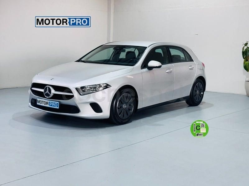 Usado Mercedes A180 116 CV (85 kW) 2020 Gris / plata Berlina