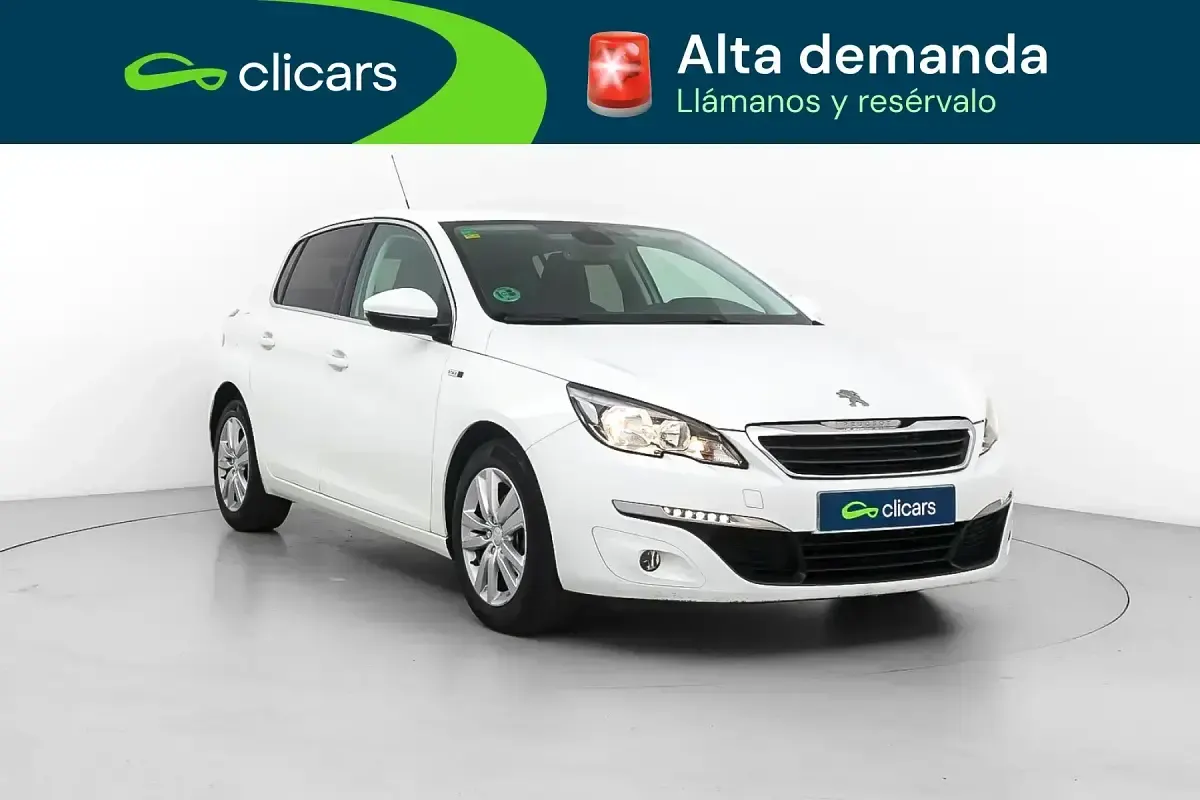 Usado Peugeot 308 Style 120 CV (88 kW) 2015 Blanco Berlina