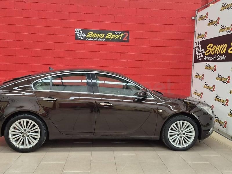 Usado Opel Insignia Excellence 160 CV (117 kW) 2013 Marrón Berlina