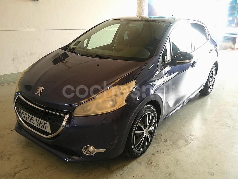 Azul Usado 2012 Peugeot 208 Active Utilitario | 3590 € (Buen precio) - Imagen 1/4