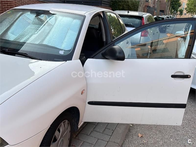 Blanco Usado 2006 Seat Ibiza Reference Berlina | 2400 € (Un poco caro) - Imagen 1/4