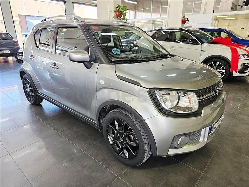 Usado Suzuki Ignis 90 CV (66 kW) 2017 Gris / plata SUV