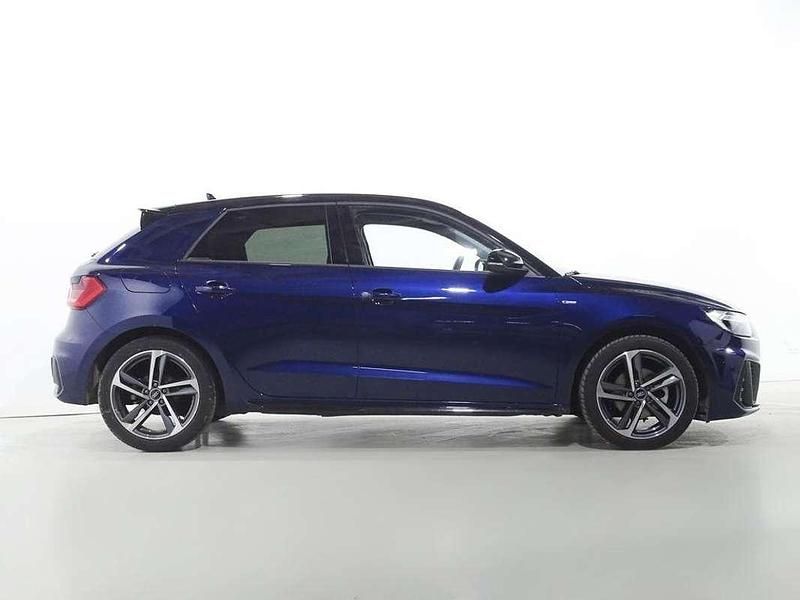 Azul Usado 2024 Audi A1 Sportback Black Edition Utilitario | 22.600 € (Buen precio) - Imagen 1/2
