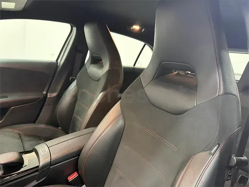 Usado Mercedes A250 218 CV (160 kW) 2021 Gris / plata Berlina