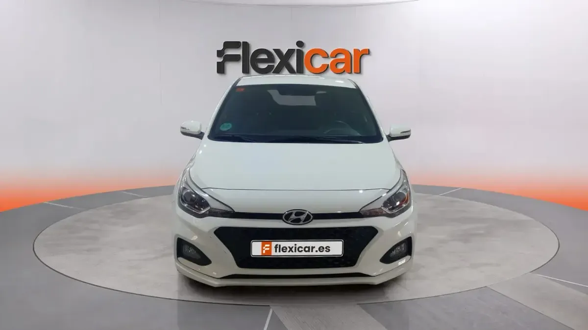 Usado Hyundai i20 100 CV (73 kW) 2019 Blanco Utilitario