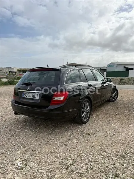 Käytetty Mercedes C220 Executive 170 HP (125 kW) 2011 Musta Farmari