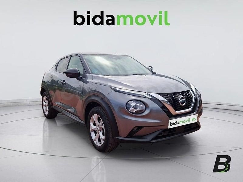 Usado Nissan Juke N-Connecta 114 CV (83 kW) 2022 Gris / plata SUV