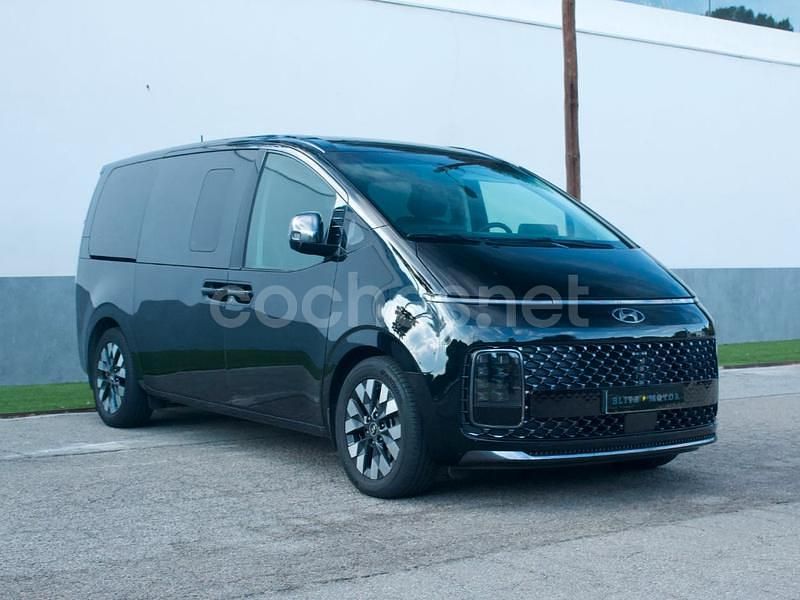 Usado Hyundai Staria Style 177 CV (130 kW) 2022 Negro Monovolumen