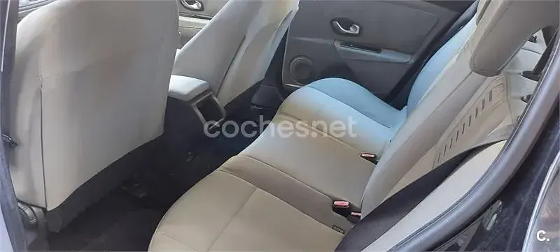 Usado Renault Mégane 110 CV (80 kW) 2010 Negro Berlina