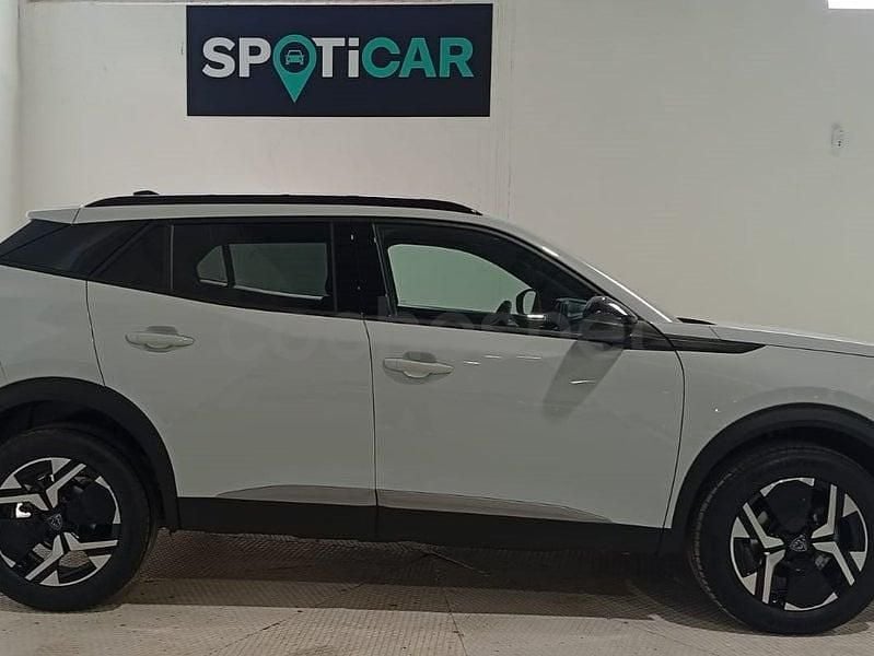 Usado Peugeot 2008 Allure 100 CV (73 kW) 2024 Blanco SUV