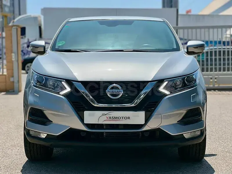 Usado Nissan Qashqai Acenta 131 CV (96 kW) 2020 Gris / plata SUV