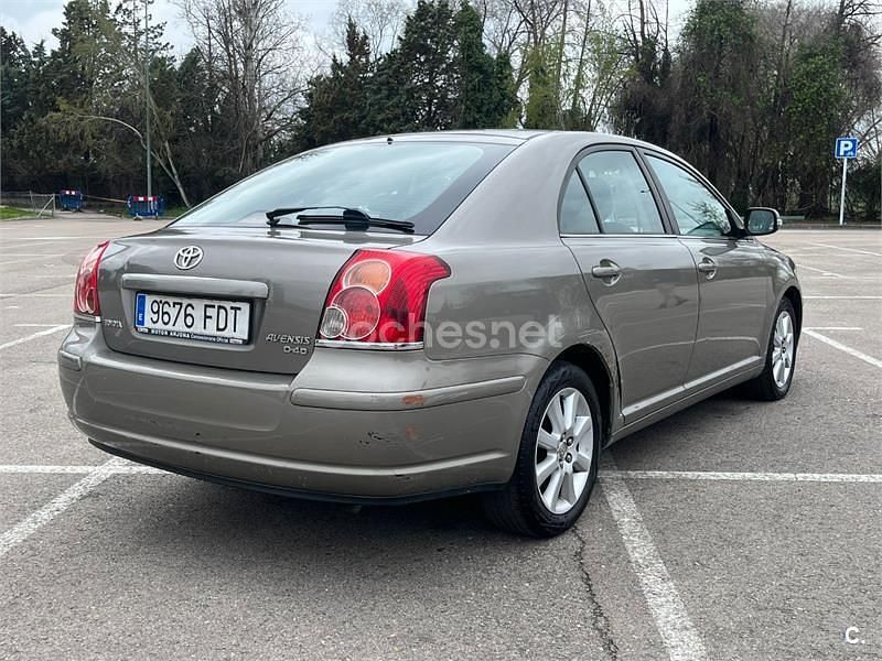 Usado Toyota Avensis Sol 116 CV (85 kW) 2007 Beige Berlina