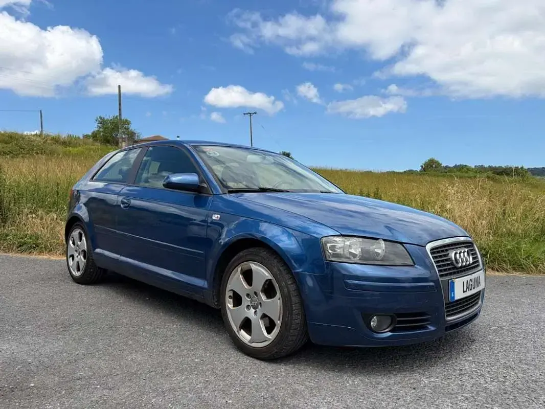 Usado Audi A3 Attraction 105 CV (77 kW) 2008 Azul Utilitario