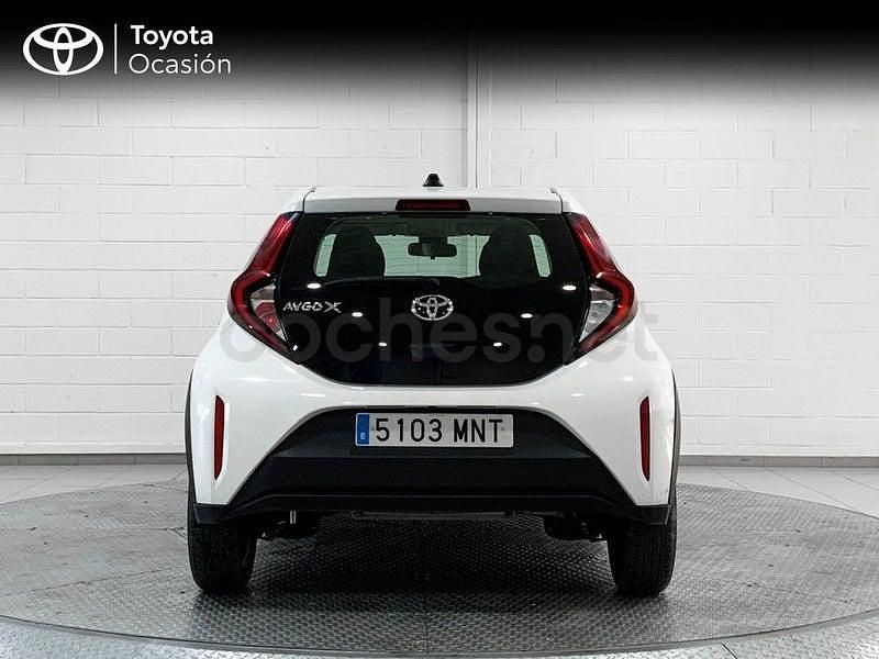 Usado Toyota Aygo X Play 72 CV (52 kW) 2024 Blanco SUV