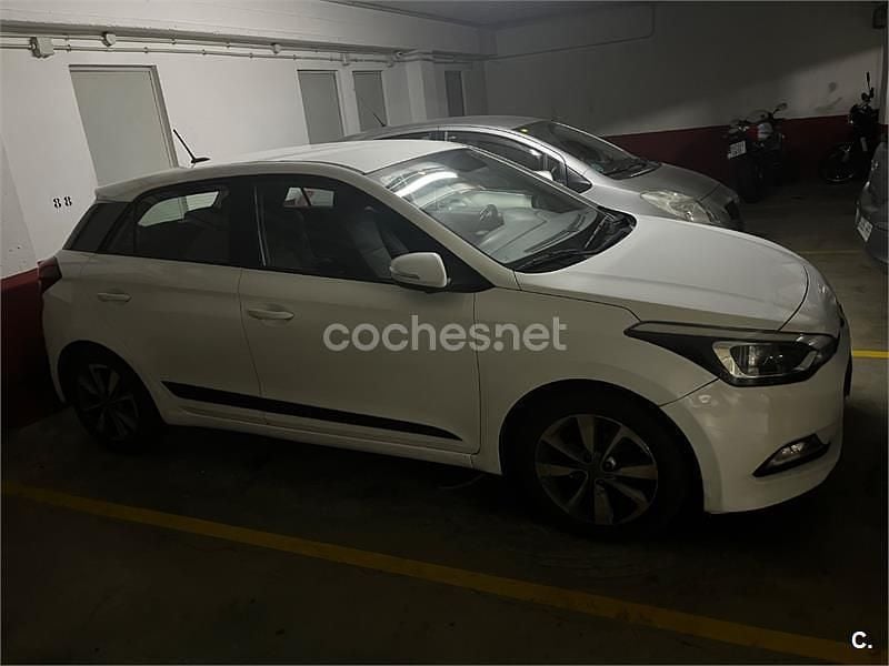Usado Hyundai i20 GO! 84 CV (61 kW) 2018 Blanco Berlina