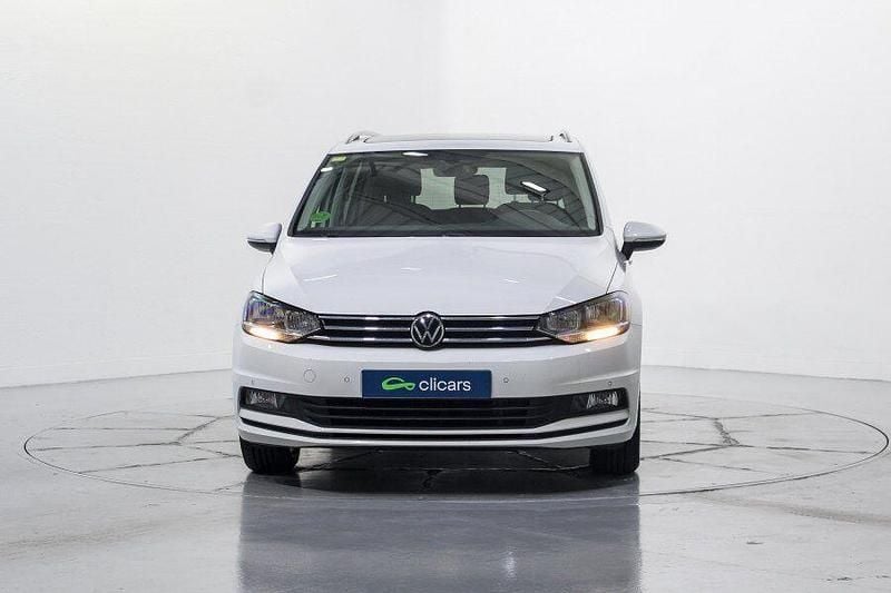 Usado VW Touran Advance 150 CV (110 kW) 2020 Blanco Monovolumen