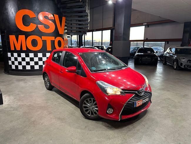 Usado Toyota Yaris Active 99 CV (72 kW) 2017 Rojo Utilitario