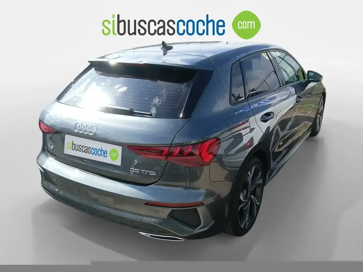 Usado Audi A3 150 CV (110 kW) 2022 Gris/plata Berlina