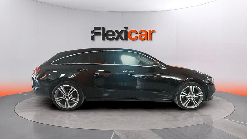 Usado Mercedes CLA220 Shooting Brake 190 CV (139 kW) 2021 Negro Familiar
