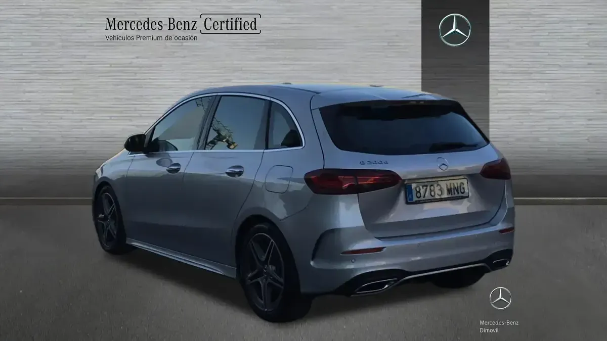 Usado Mercedes B200 AMG line 150 CV (110 kW) 2023 Gris / plata Utilitario